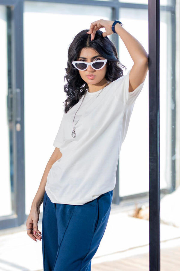 Essential White Crew Neck T-Shirt – Women's Everyday Cotton Tee EW-001143